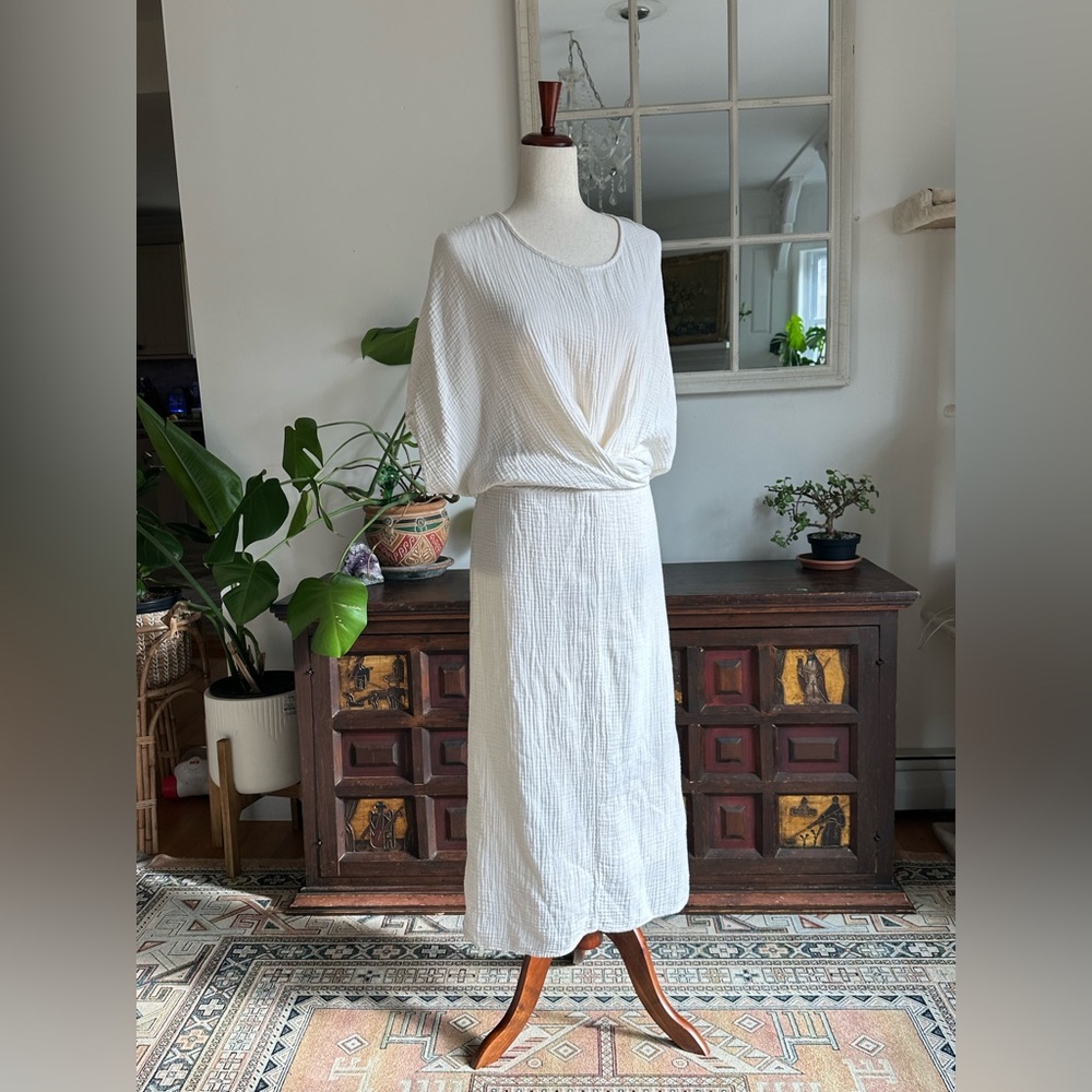 SUUNDAY THE DOLMAN DRESS IN EGGNOG